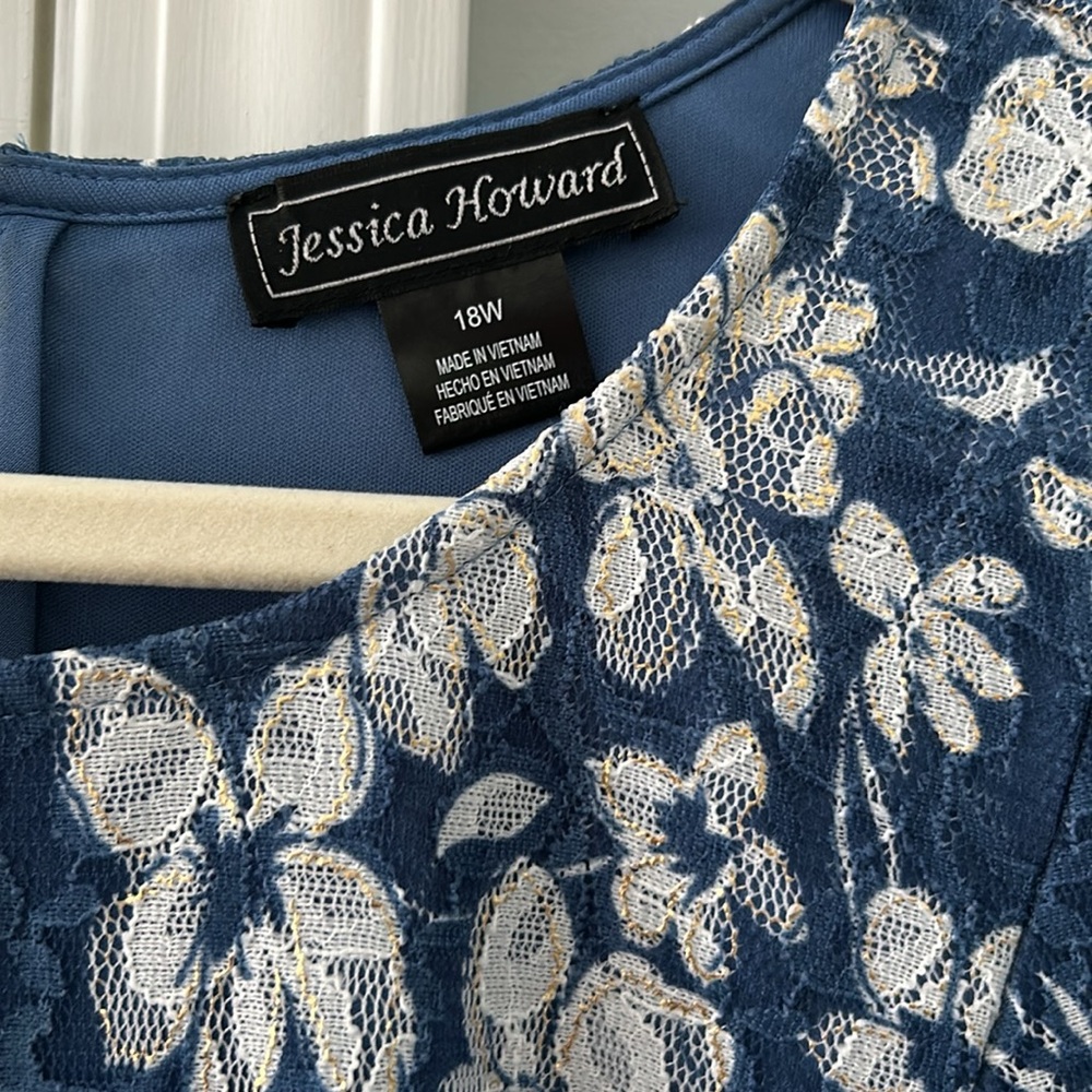 Jessica Howard woman’s plus Dusty blue, white and touches of gold flowered dress - Picture 3 of 4